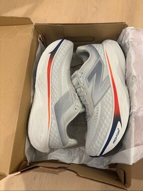 New Balance Unisex Fresh Foam sneakers Men  11.5 White Gray Orange ,Women 13